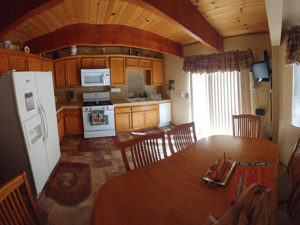 Cabin On The Corner بيغ بير لاكي، سان بيرناردينو، كاليفورنيا المظهر الخارجي الصورة